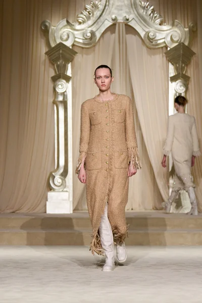 Look 7